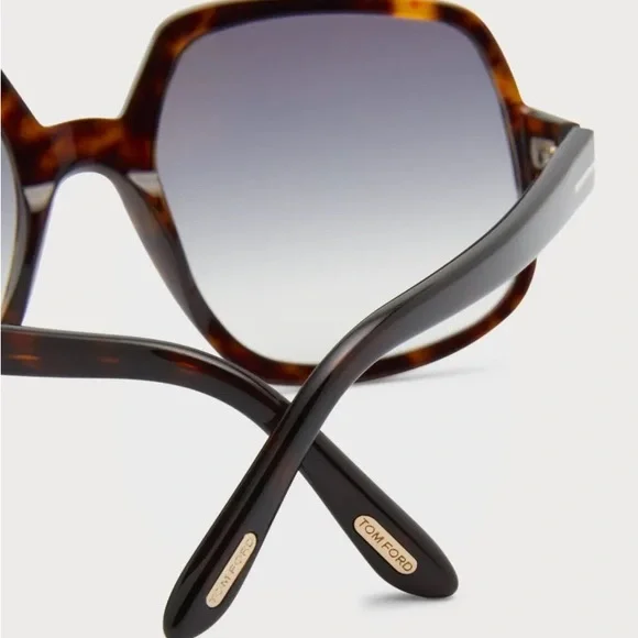 Tom Ford Dark Havana Delphine-02 Sunglasses TF992 display picture 3